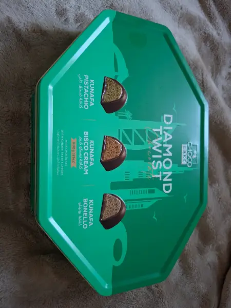 Choco Lake Diamond Twist - dárková plechová dóza s kunafou