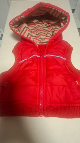 Červená dětská vesta George, first size 4