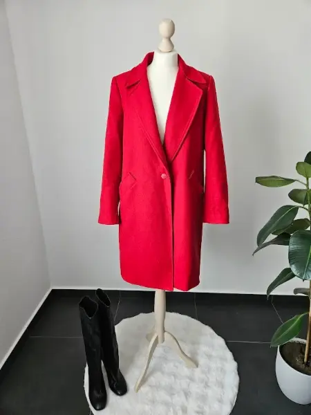 Elegantní vlněný kabát Zara