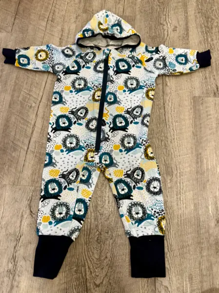 Dětský overal s kapucí Baja Design, motiv lvi