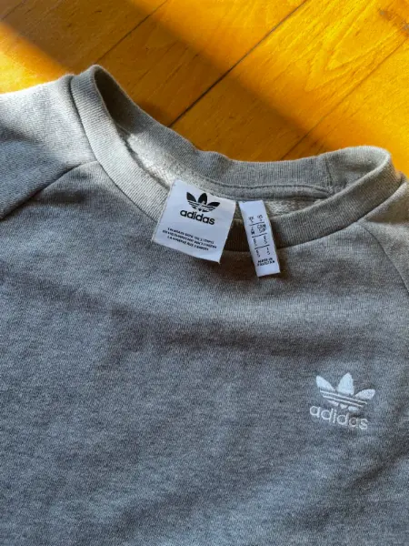 Šedá mikina Adidas 2