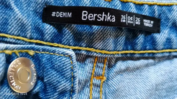 Dámské džíny Bershka s dírami, vel 36 2