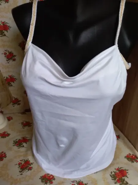 Dvě tílka L-XL