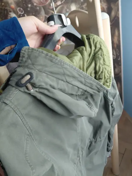Dámská bunda Guess khaki 9