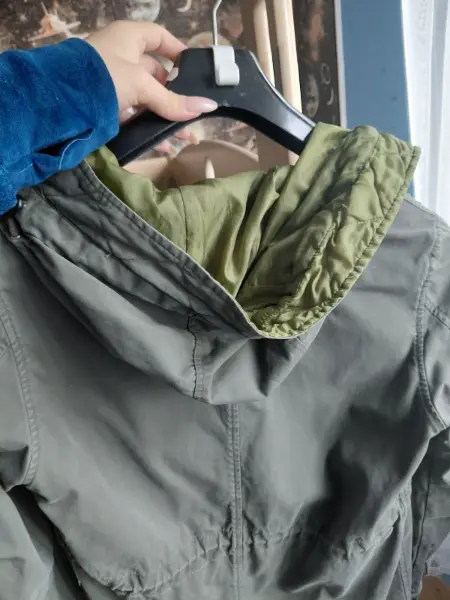 Dámská bunda Guess khaki 10