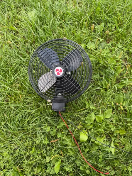 Přenosný 12V ventilátor do auta