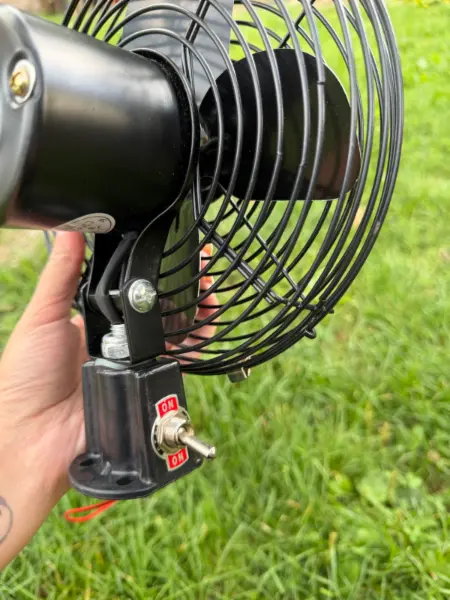 Přenosný 12V ventilátor do auta 2