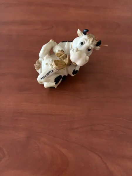 Dekorativní figurka krávy z Mallorky 3