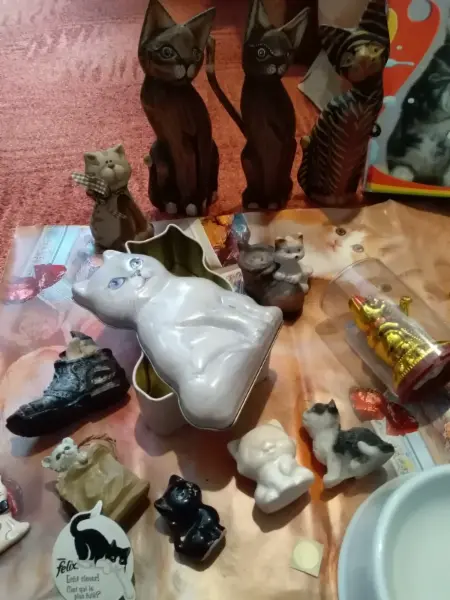Kočičí věci-potřeby-dekorace aj. 10