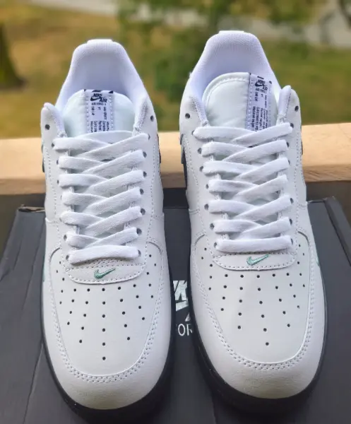 👟 Nike Air Force 1 ’07 LV8 J22 – vel. 43 3