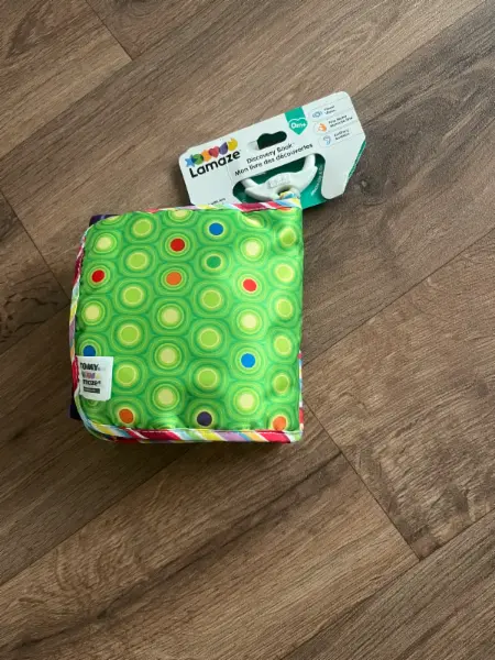 Dětská látková knížka Lamaze Discovery Book 5