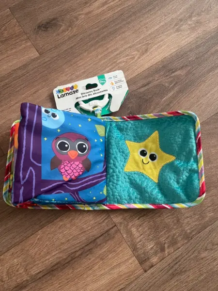 Dětská látková knížka Lamaze Discovery Book 4