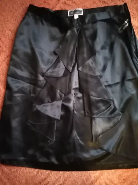 Dvě lesklé sukně XS a M 4
