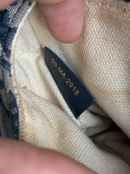 +420774036891 19