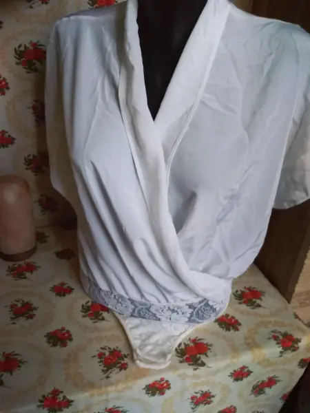 Body s krajkou-halenka 8