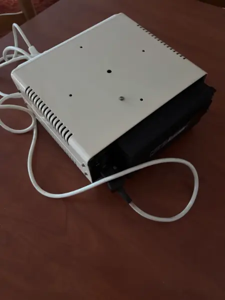 Stabilizátor napětí Tesla EA 1605 HC