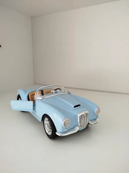 Model auta Lancia Aurelia B24 Spider 1955 Bburago 2