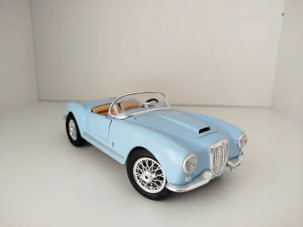 Model auta Lancia Aurelia B24 Spider 1955 Bburago