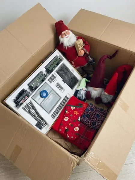 Vánoční sada: Vláček, skřítci, Santa a dekorace