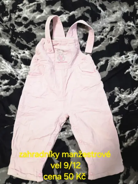 Růžové manšestrové zahradníky pro holčičku