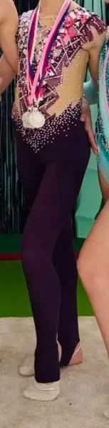 Gymnastický dres s kamínky, vínový 3