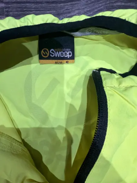 Lehká sportovní větrovka Sweep, neonově žlutá, vel. S 2