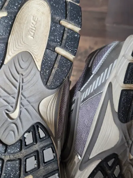 Nike tenisky šedé 4