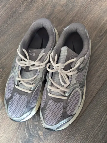 Nike tenisky šedé