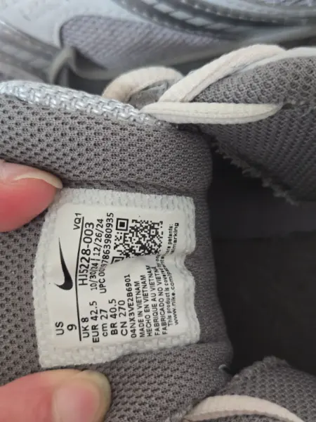 Nike tenisky šedé 5