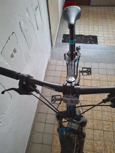 Horské kolo Avanti, černé 3
