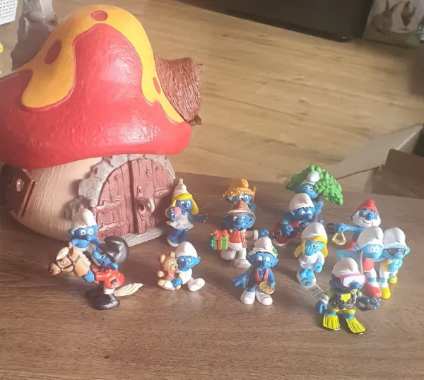 Sada figurek Šmoulové s domečkem schleich 