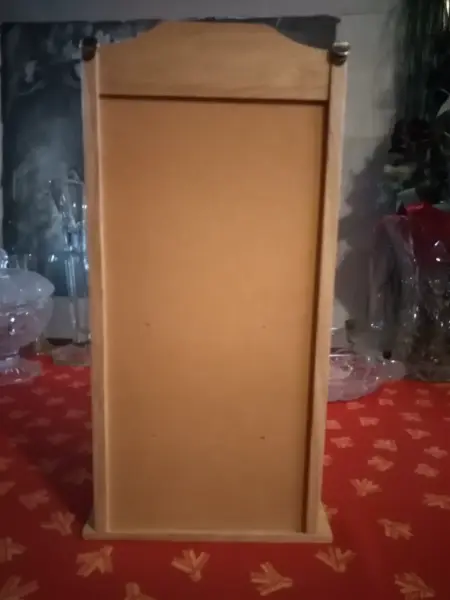 Dvě dřevěné skříňky 7