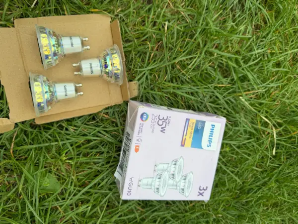 3x LED žárovka Philips GU10 3,5W 255lm teplá bílá 2