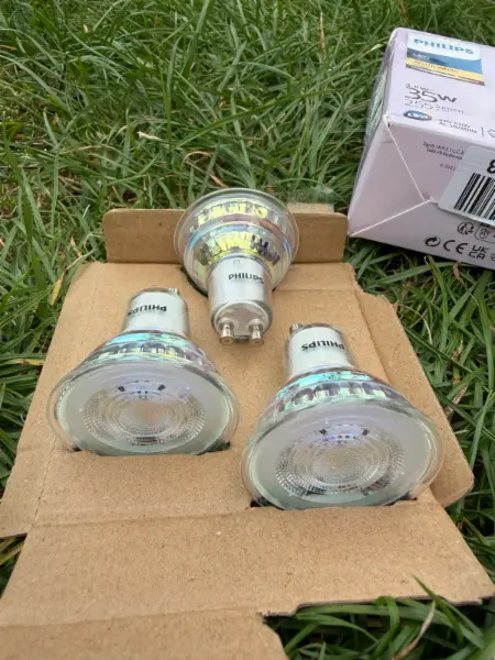 3x LED žárovka Philips GU10 3,5W 255lm teplá bílá 3
