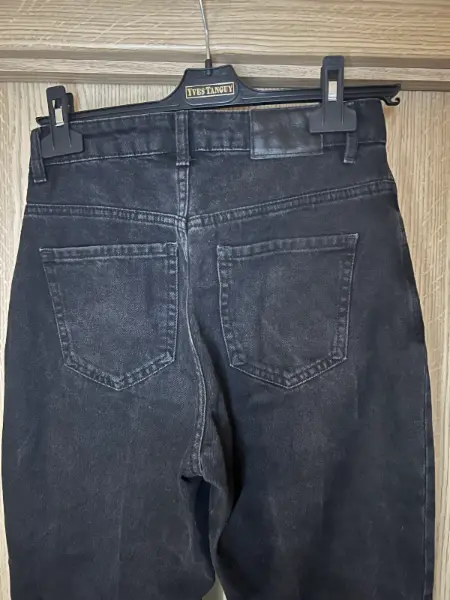 Černé džíny Amisu Mom's Fit, vel. 36 5