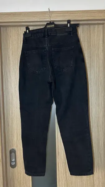Černé džíny Amisu Mom's Fit, vel. 36 3