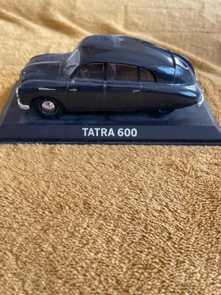 Sběratelský model Tatra 600 2