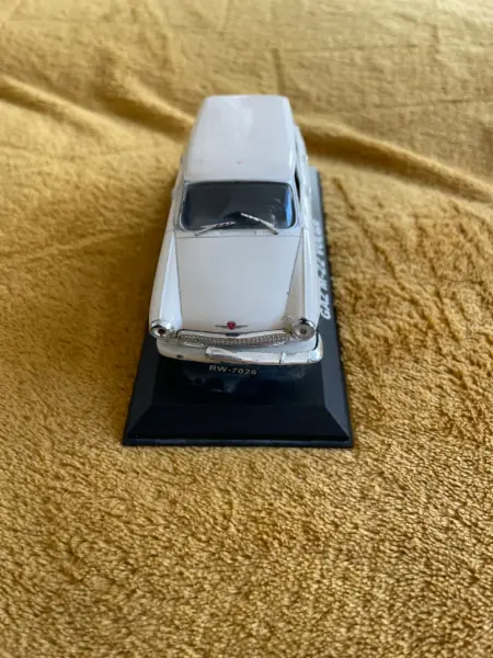Model auta GAZ M-22 Volga 4