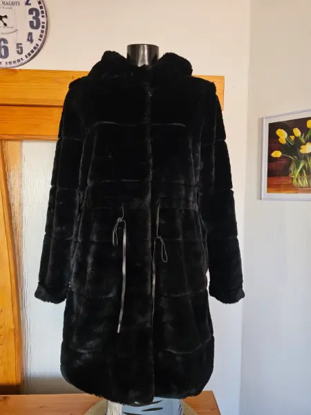 Dámský černý kabát ONLY s kapucí