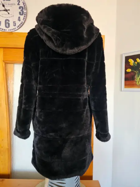 Dámský černý kabát ONLY s kapucí 4