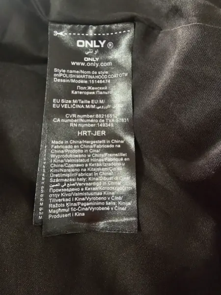 Dámský černý kabát ONLY s kapucí 6