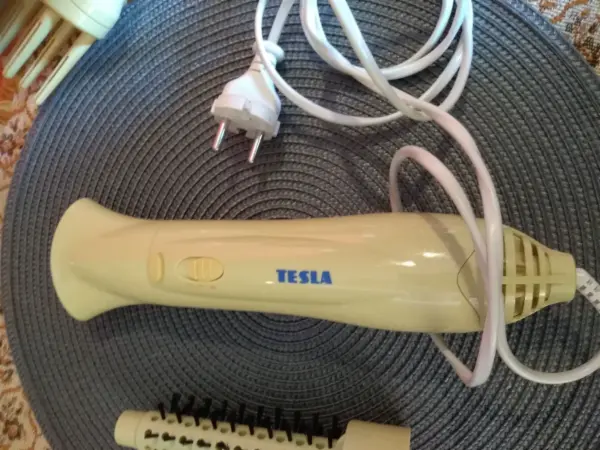 Fénovací kartáč Tesla 7