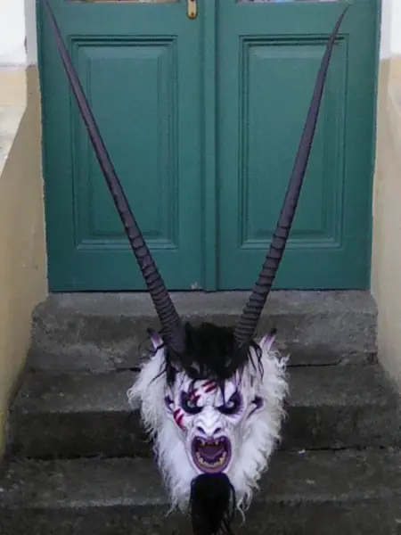 Strašidelná maska čerta Krampus 4