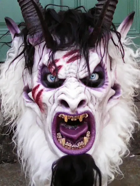 Strašidelná maska čerta Krampus