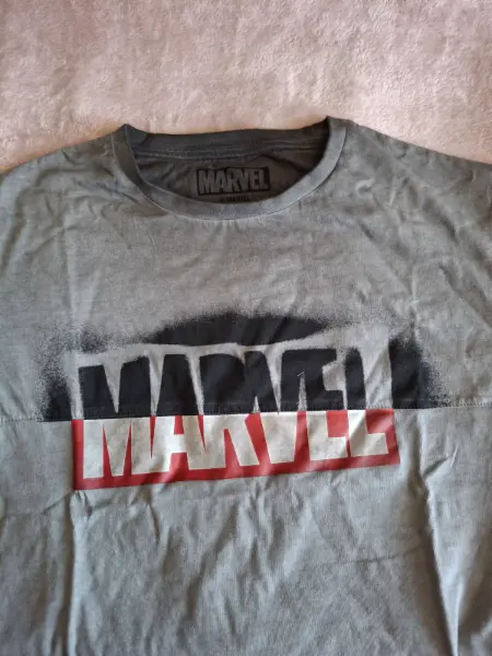 Šedé tričko Marvel 3