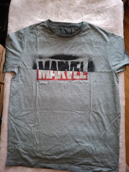 Šedé tričko Marvel