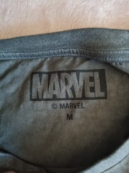 Šedé tričko Marvel 4