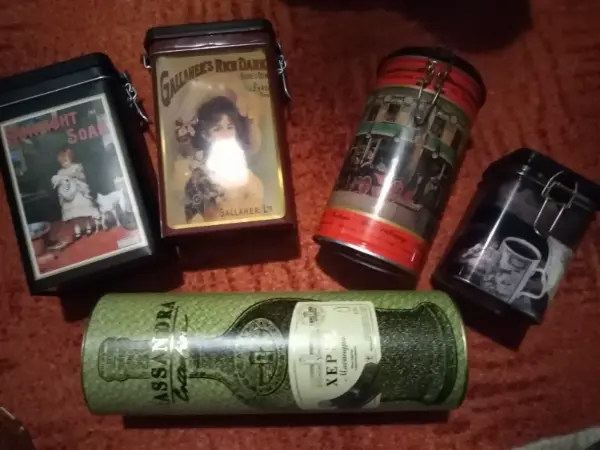 Plechovky mix 7