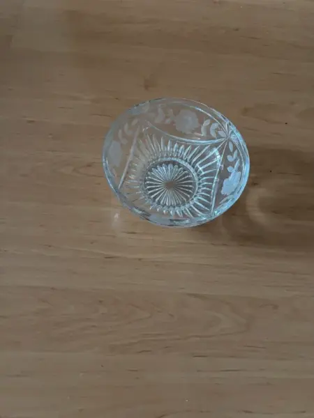 Hluboká skleněná mísa 2