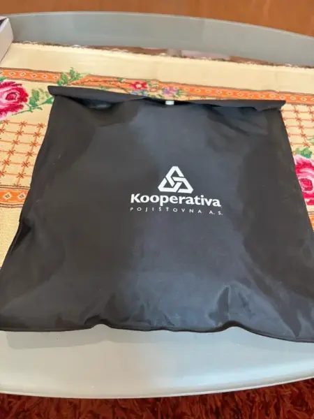 Praktická sluneční a mrazová clona na auta 4